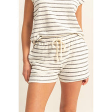 DZ25C100-Striped Drawstring Waist Shorts: BLACK/CREAM / S-M-L(2-2-2)