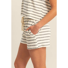 DZ25C100-Striped Drawstring Waist Shorts: BLACK/CREAM / S-M-L(2-2-2)