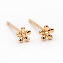 The Calla 18k Gold Plated Flower Stud Earrings