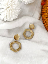 Lightweight gold geometric earrings