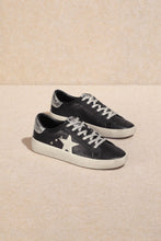 Mi.iM Brady Sneakers in Black