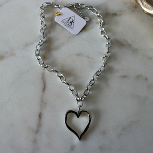 Open Heart Necklace: Silver