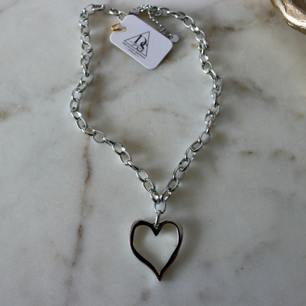 Open Heart Necklace: Silver
