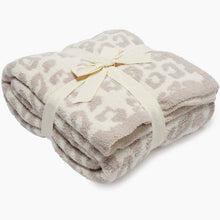 Leopard Pattern Ultra-Soft 50x60 Inch Throw Blanket: Black