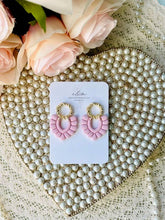 Bubbly “V” Earrings: Red