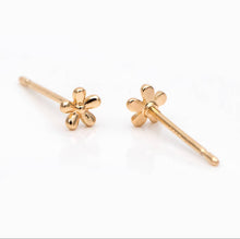 The Calla 18k Gold Plated Flower Stud Earrings