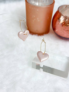 Madeline Geometric Heart Hoops: Powder pink