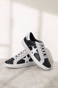 Mi.iM Brady Sneakers in Black
