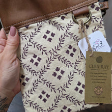 Vertical Rug Wristlet with Leather Top Trim (Purple)