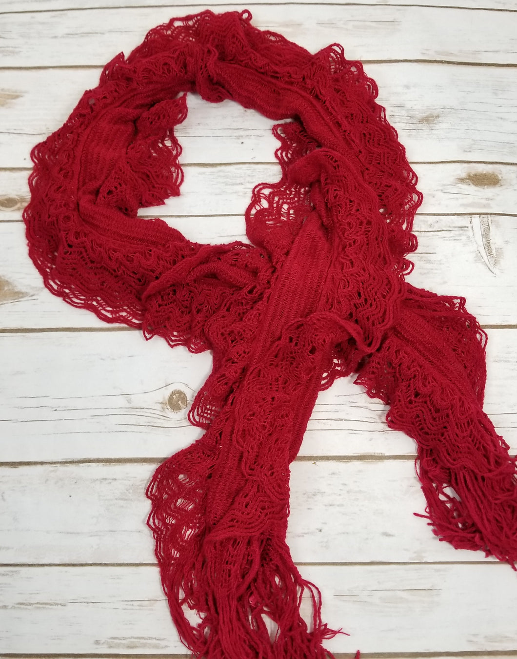 Knitted Ruffle Detail 4-Layer Scalloped Fringe Scarf (Red)