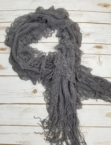 Knitted Ruffle Detail 4-Layer Scalloped Fringe Scarf (Gray)