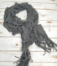 Knitted Ruffle Detail 3-Layer Scalloped Fringe Scarf (Gray)