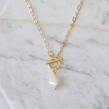 Pearl Toggle Necklace - White Pearl